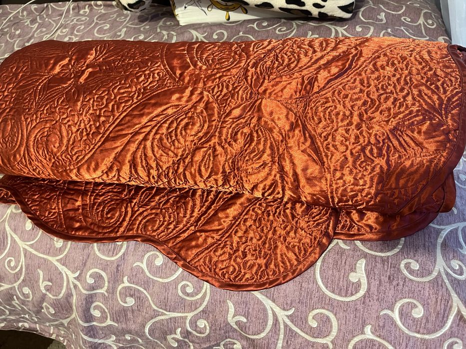 Covertura de pat din matase