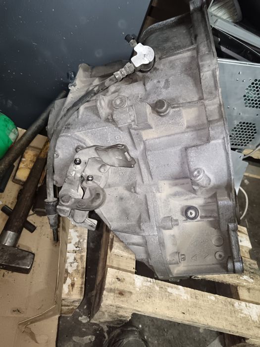 Скоростна кутия f23 за опел вектра б 2.0 101к.с