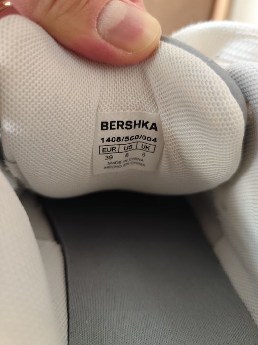 Запазени дамски маратонки Bershka, 39 номер