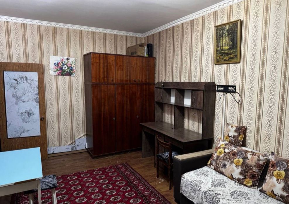 (4) Мирзо Улугбекский р-он Феруза. 205 школа. 1/1/4  33м².