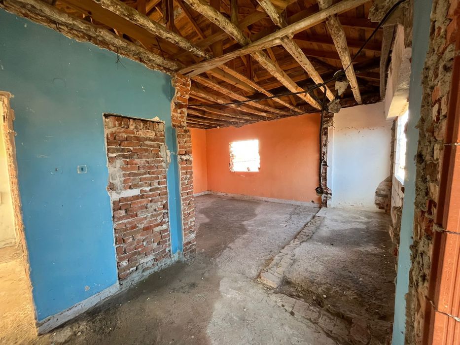 Продавам къща в с. Лозарево – 379 м2