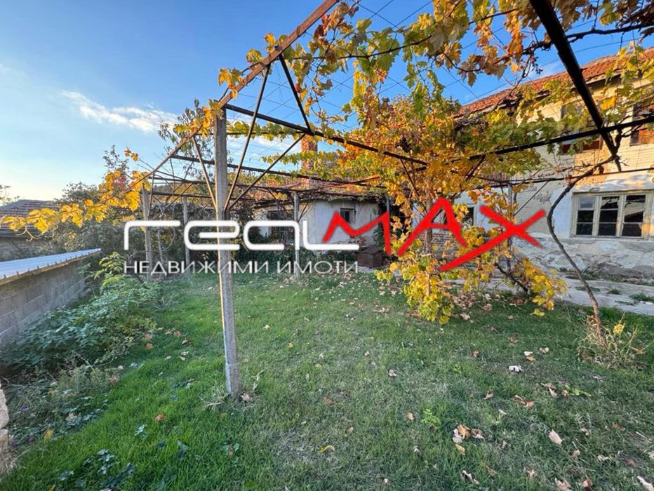 Продава къща в с. Горно Изворово