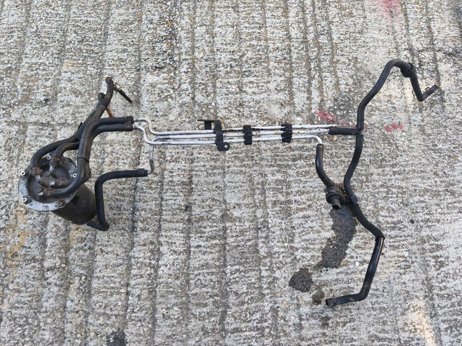 Carcasă combustibil conducte motorina 1.9 tdi 2.0 tdi  Passat B6