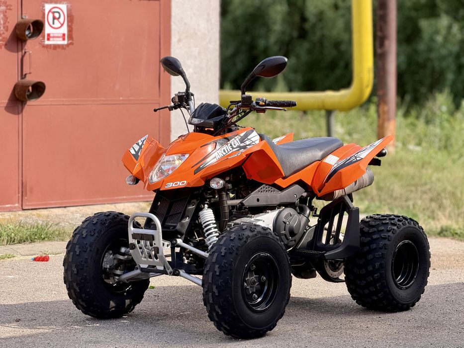 Arctic Cat DVX 300 Quad     Inmatriculat Numar Negru