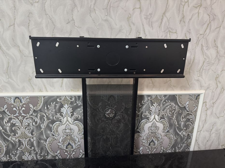 Подставка под телевизор с кранштейнером