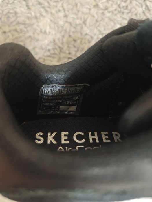 Маратонки 27 и 28 номер Skechers air с мемори пяна за момче