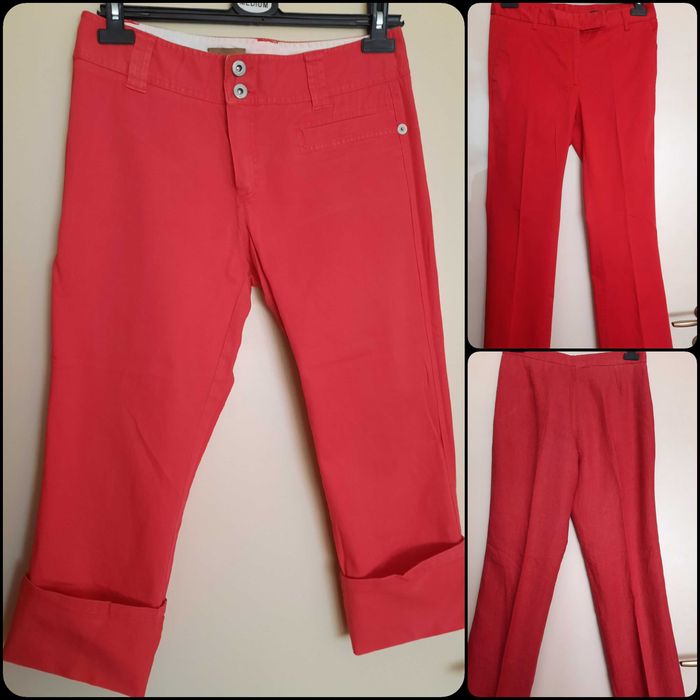 Червени панталони, различни размери