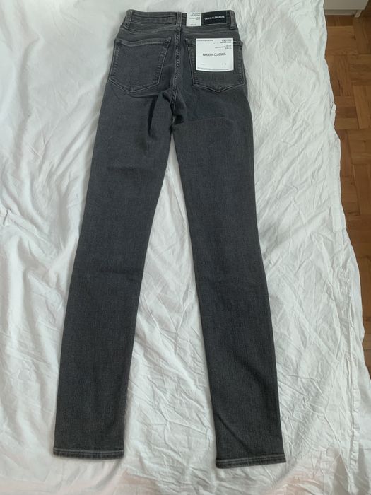 Calvin Klein W24 L32