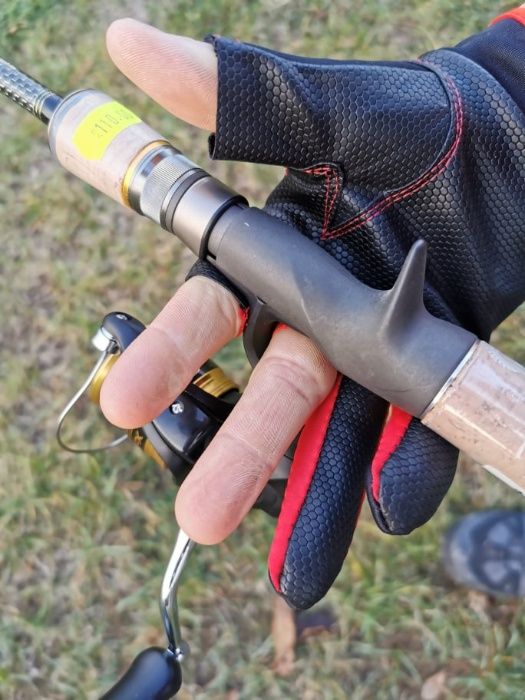 Неопренови ръкавици за спининг Daiwa