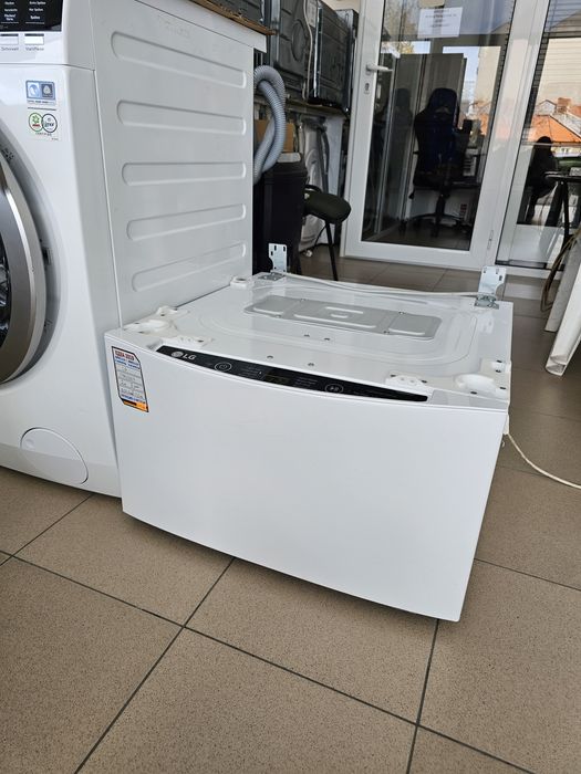 Малка Пералня LG