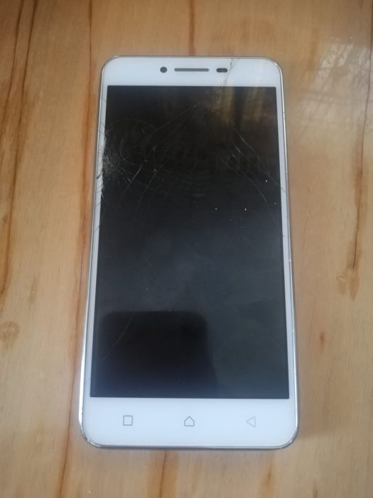 Продам  2 телефона на запчасти