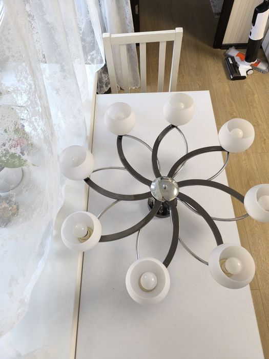 Продам Люстру в Гостиную