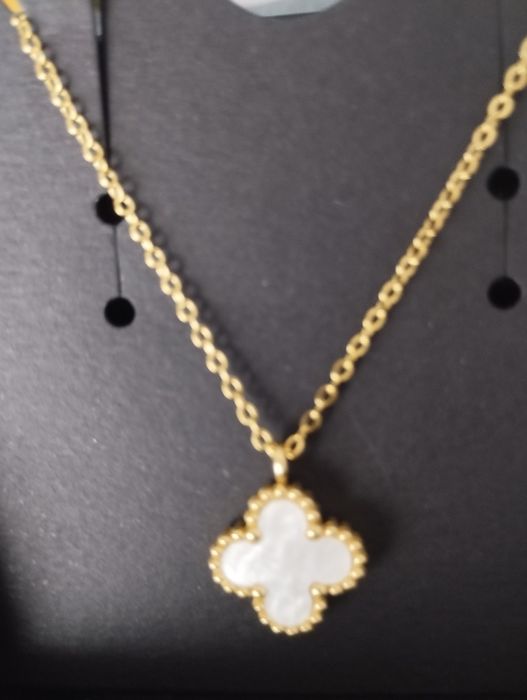 Колие от медицинска стомана