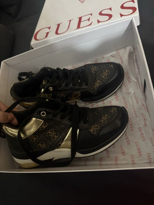 Adidasi dama guess marimea 37