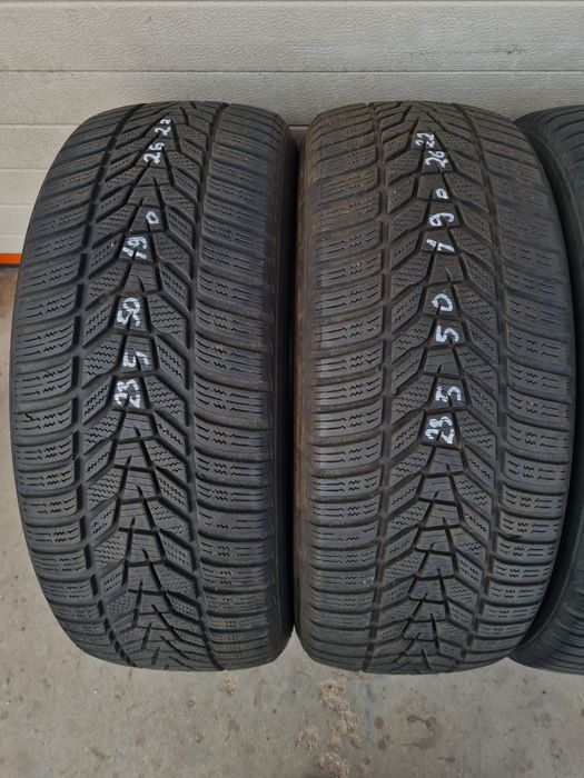 Зимни гуми 4 броя HANKOOK Winter Icept Evo3 235 55 R19 дот 2622