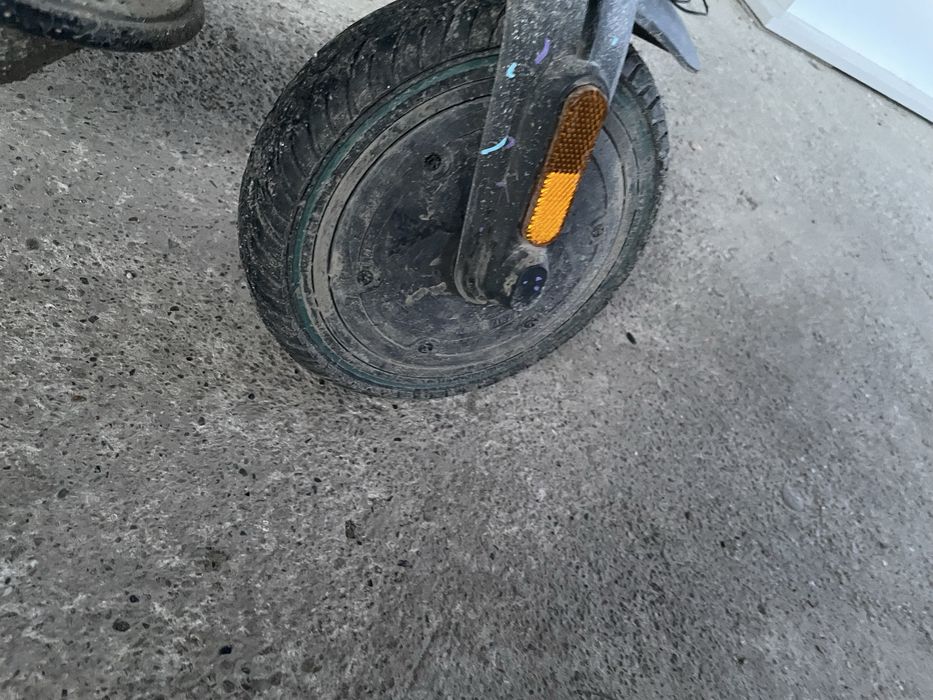 Vand sau schimb trotineta electrica ducati pro 1 evo si un ps4 slim detalli in privat