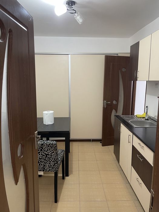 Inchiriez app 2 camere zona Zoo