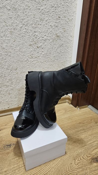 Дамски черни боти