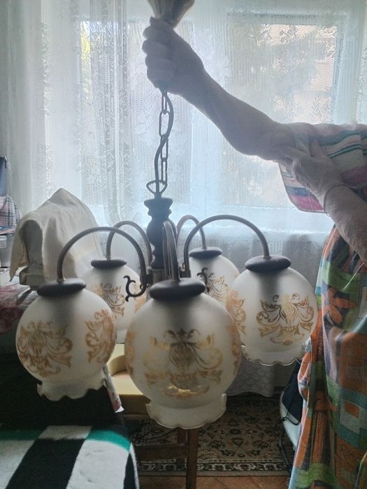 Candelabru modern și totuși de lux