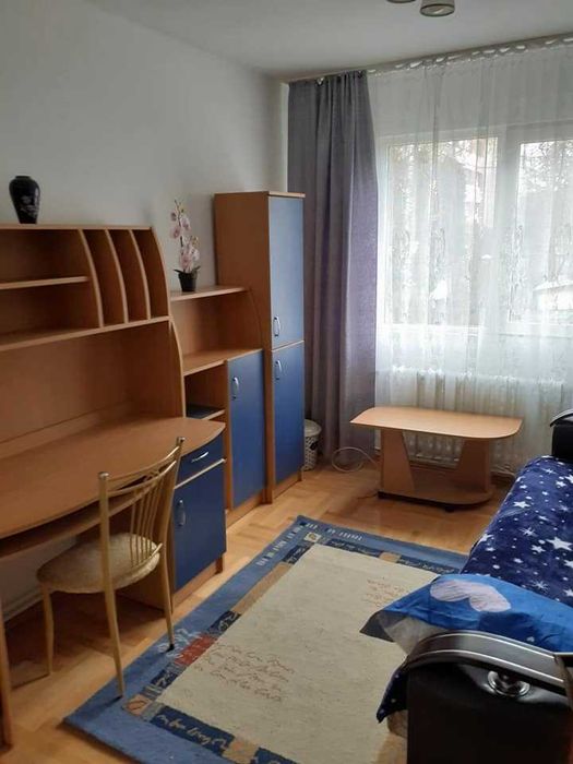Apartament cu 3 camere decomandate