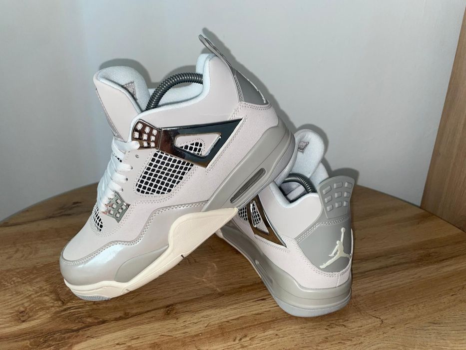 Sneakers NIKE Air Jordan 4 frozen moments nr 37 - 42