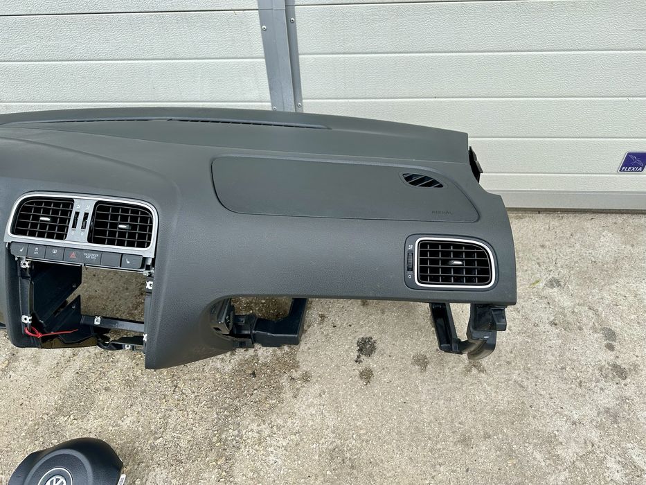 Табло + десен airbag за VW Polo/Поло 6R след 2009-