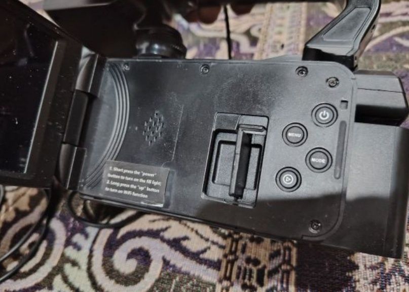 Видео камера saramonic