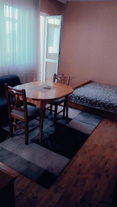 Давам под наем боксониера 36 кв след ремонт