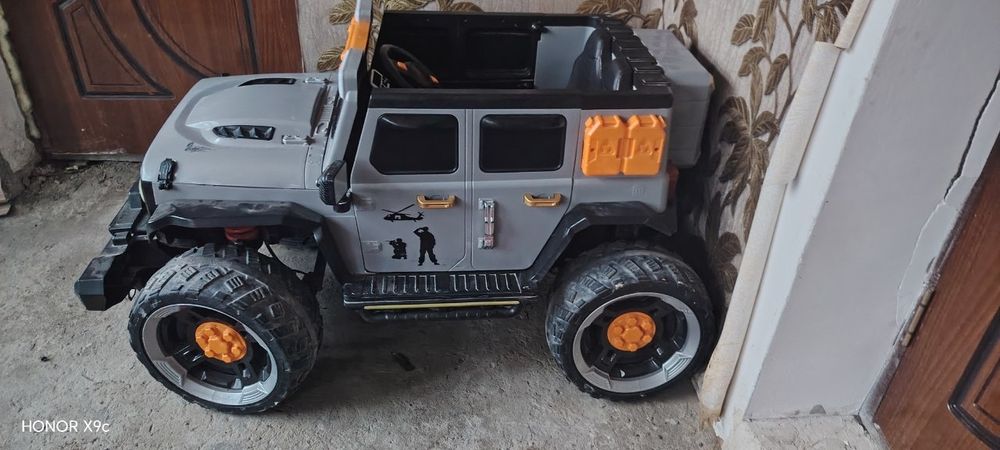 Bolalar mashinasi jeep 906 madel