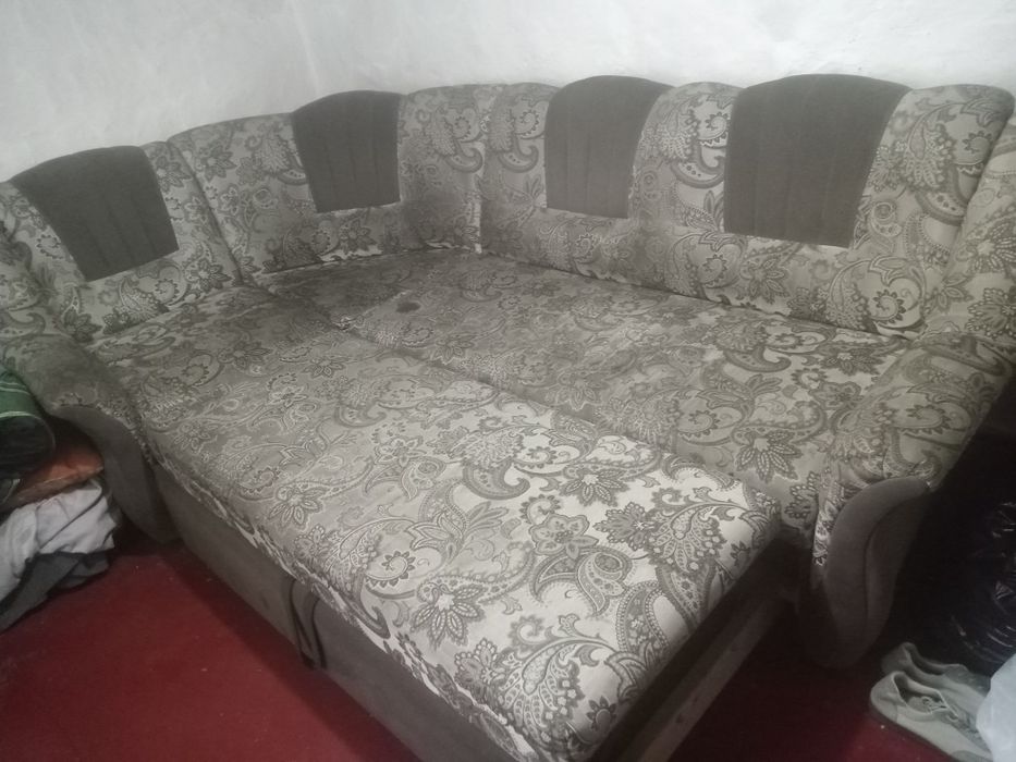 Продается диван угловой