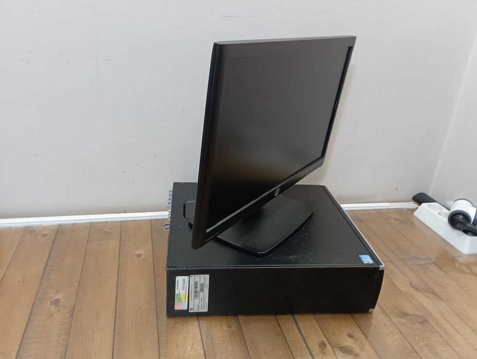 Настолен компютър HP Compaq 8300 Elite