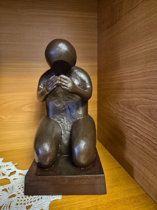 Sculptura lemn lucrata manual