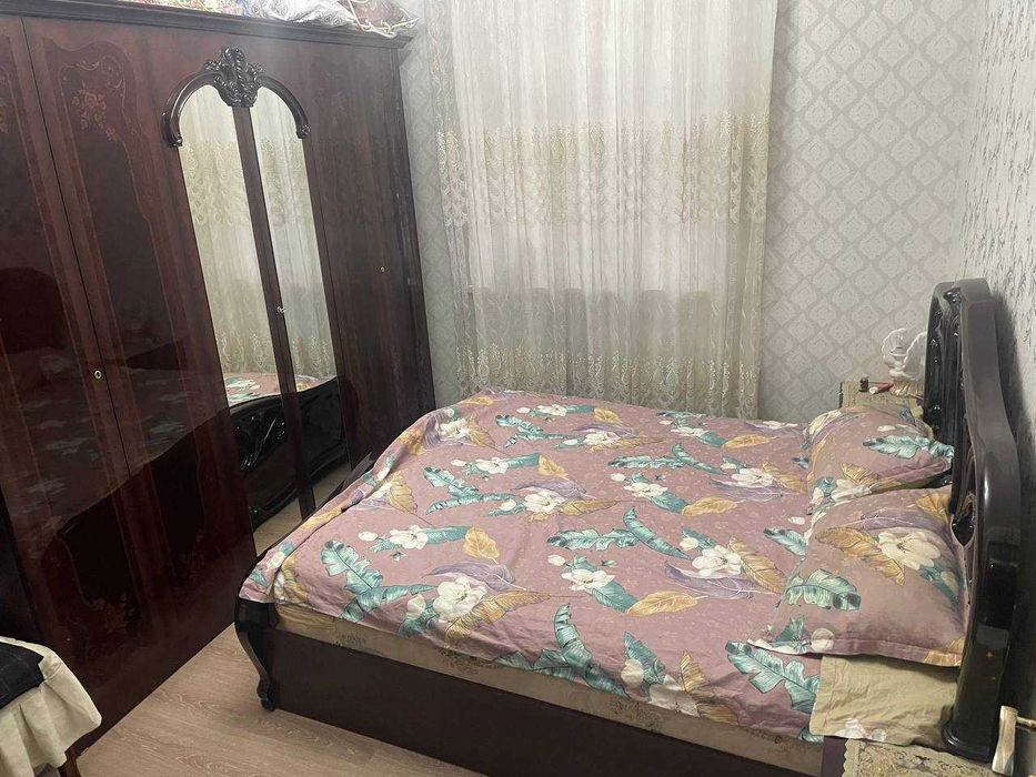 Сергели тумани  5А, метро 3 станц., 3/6/7 квартира сотилади.