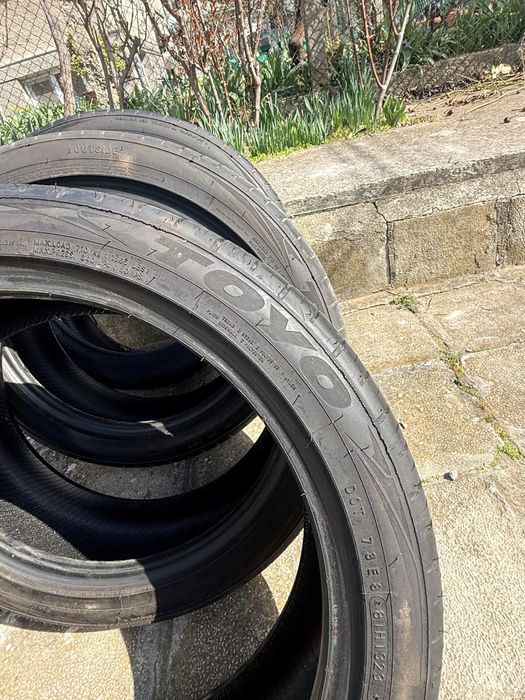 225/45/19 TOYO Гуми