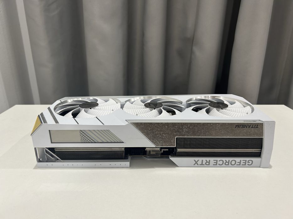 Gigabyte AORUS GeForce RTX 4080 SUPER XTREME ICE 16G