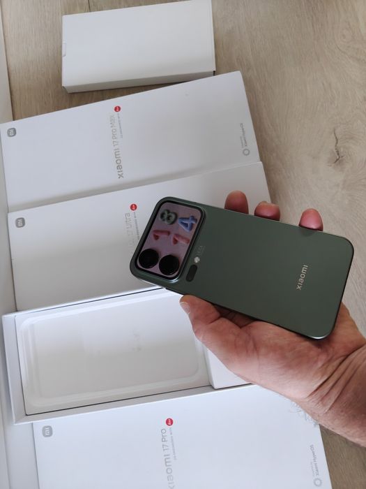 Чисто нов Xiaomi 17 Pro Max12/ 16/512GB