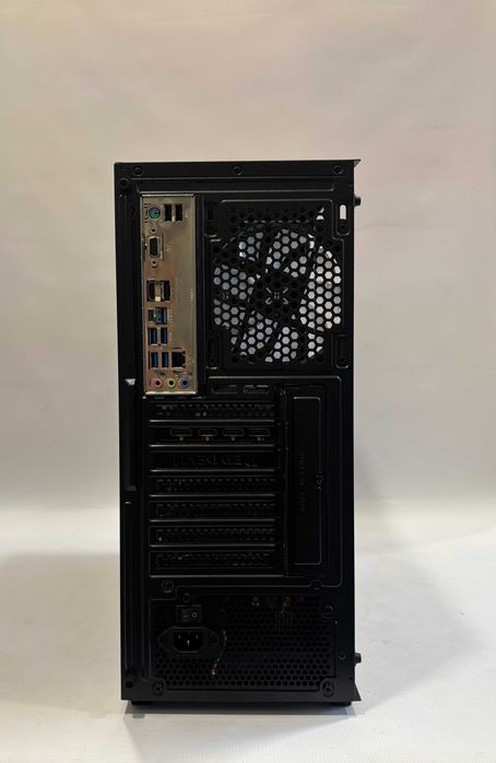 Геймърски компютър AMD Ryzen 5 3600, RX 5700 XT 8GB, 16GB ram