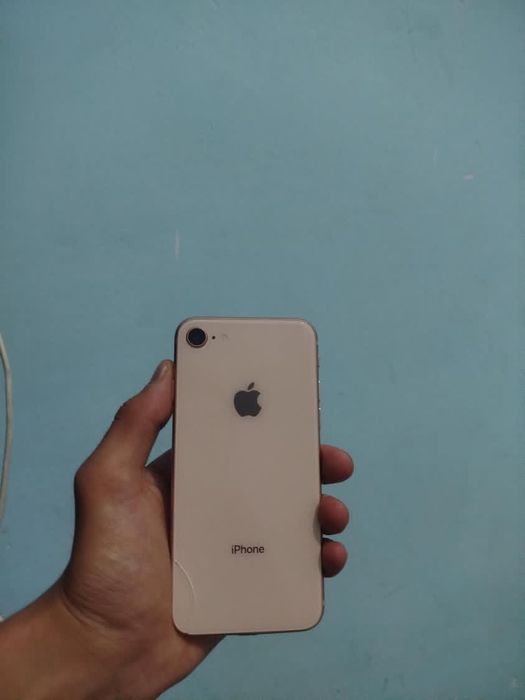 Iphone 8 xolati yaxshi