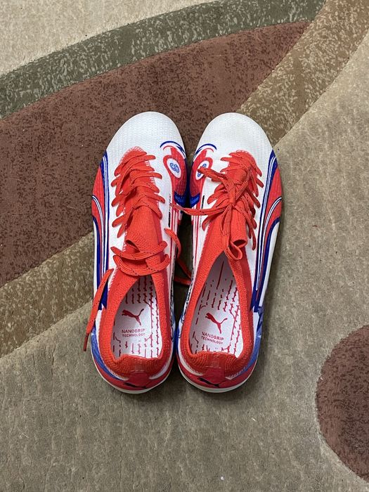 Футбольные бутсы