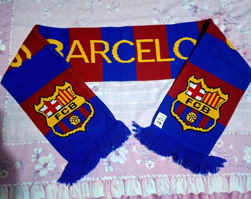 Продаётся шарф : Барселона, Фенербахче,новые