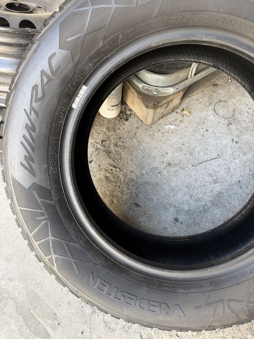 2 anvelope iarna ca NOI 215/60/16 , Vredestein , 7.5 mm !