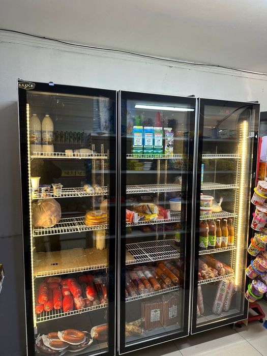 Холодильник витриный