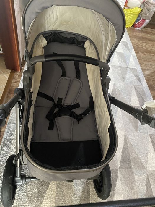 Коляска фирмы Ining baby