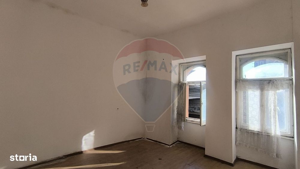 Apartament de vânzare în Palatul Berde, strada Horea
