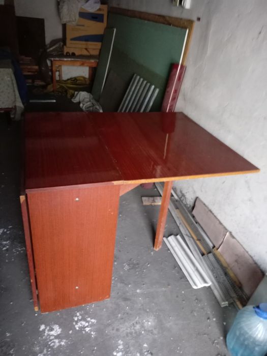 Стол-книжка компактная