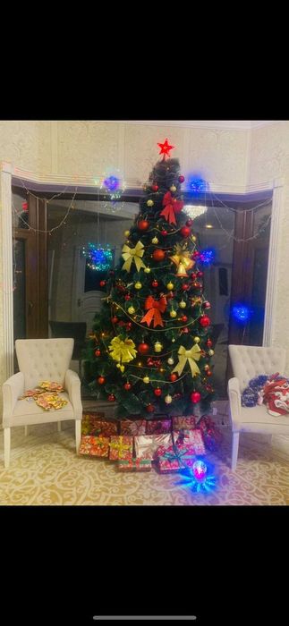 Елка с игрушками