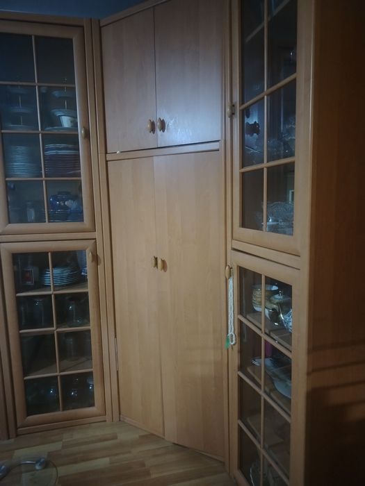Угловой шкаф срочно продам