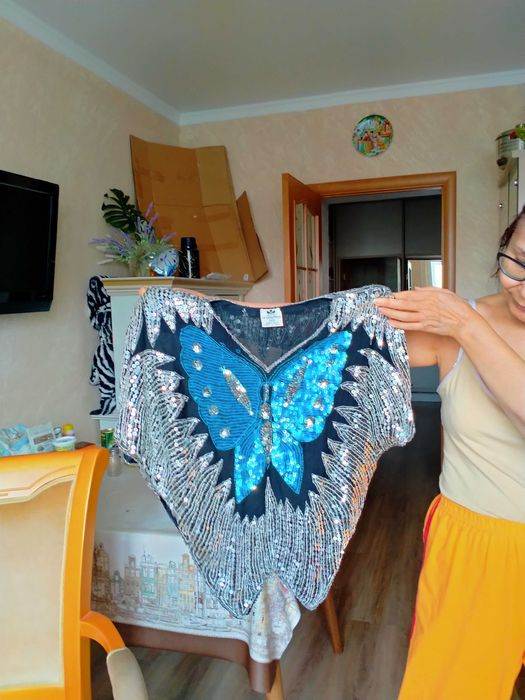 Продам накидку с пайетками, 42-44р, 5 тыс.