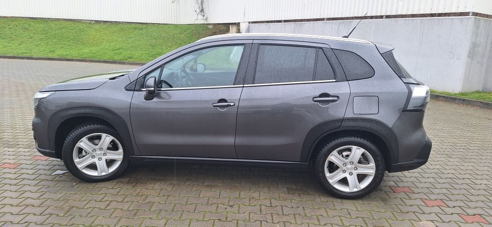 Suzuki S-Cross Hybrid 2025