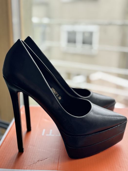 Дамски обувки на ток